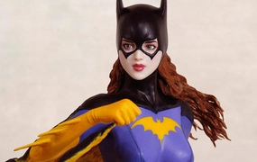Batgirl Web Exclusive 1/6 Scale Statue Luis Royo by Yamato Fantasy Article