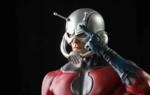 Creative Play Vinyl Release ANT-MAN 1/4 Scale Statue (Comics Version)