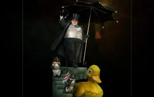 Batman Returns Penguin Deluxe Statue Hand-Eye Coordination