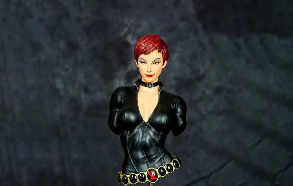 Black Widow 1/4 Scale Statue (Comics Version) High Quality Sentimental Value