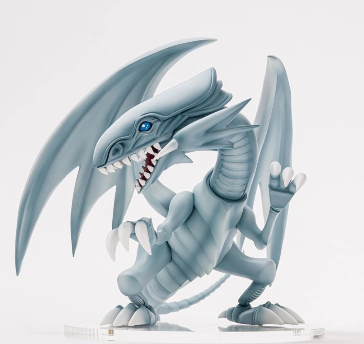 Yu-Gi-Oh! Equal Arts - Blue-Eyes Dragon Military Figure Fantasy Figure