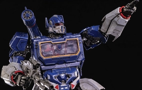 Anime Showcase investment piece Transformers Bumblebee - Soundwave and Ravage DLX Figure