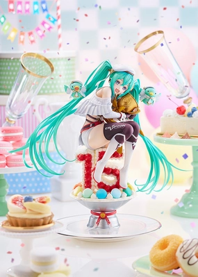Convention Exclusive Racing Miku: 2023 - 15th Anniversary Ver. 1/6 Scale Figure