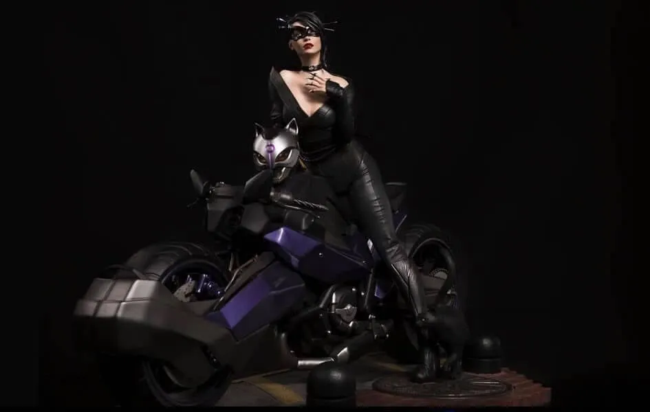 Catwoman 1/4 Scale Statue by XM Studios Entryway Accent Collectible Merchandise