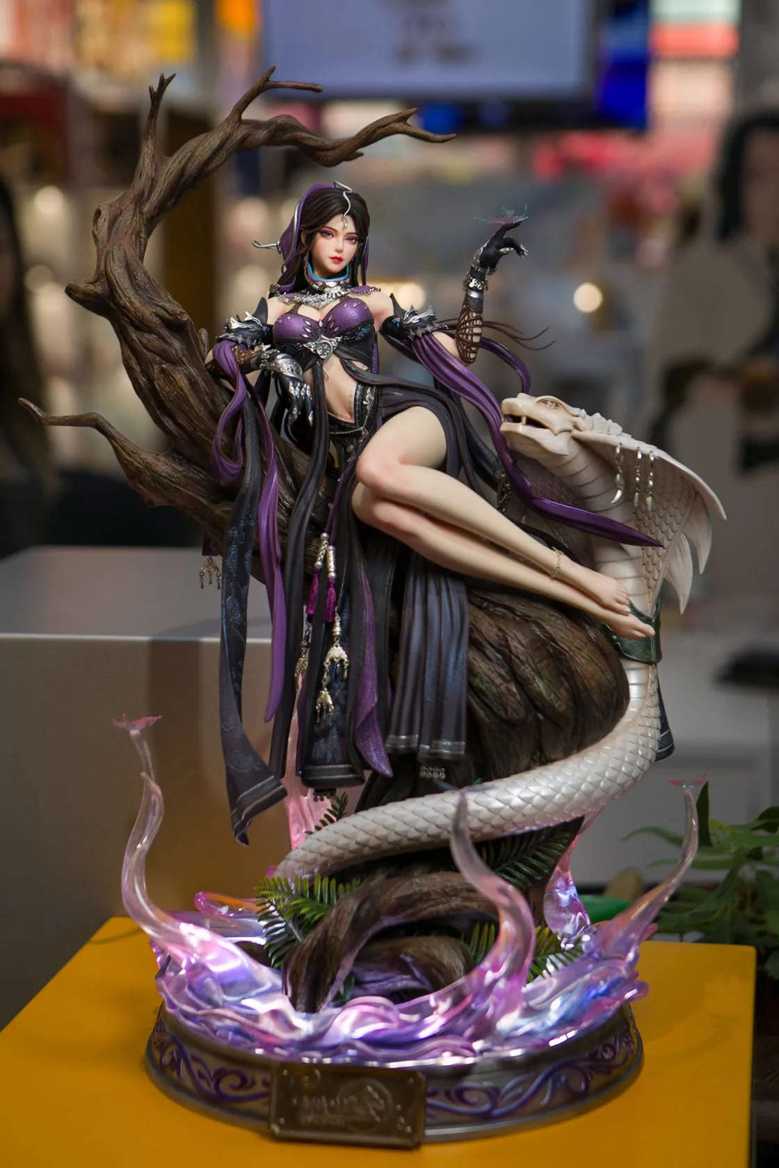 Starter Pack Jian Xia Qing Yuan Online 3 - Snake Charms the Heart 1/4 Scale Statue