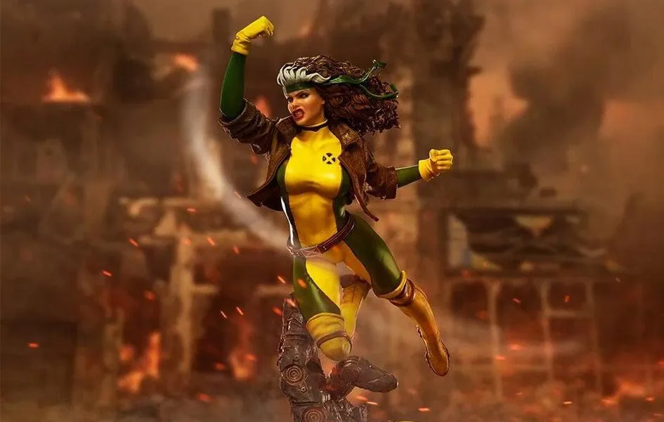 Product Placement Marvel Comics Rogue Vs Sentinel Statue