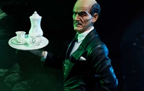 Alfred Pennyworth (by Gabriel Dell??Otto) Bonus Version 1/4 Scale Statue Pop Vinyl