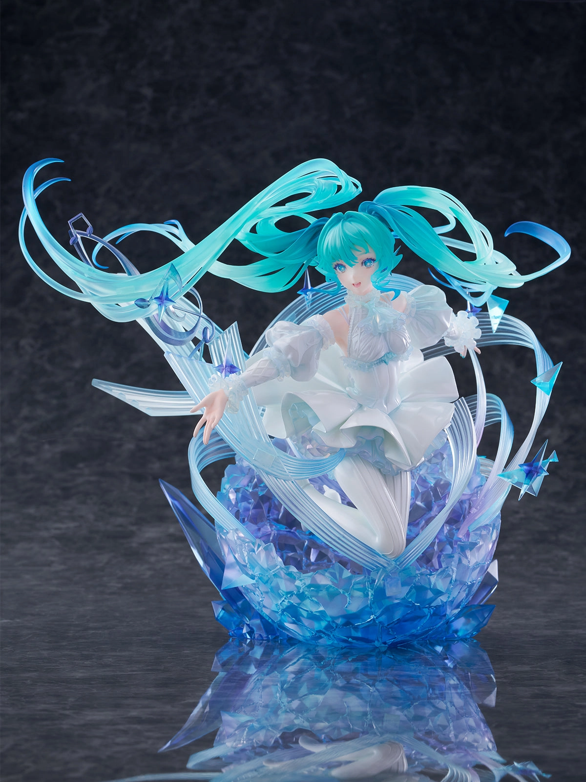 Hatsune Miku Shibuya Scramble Figure - Hatsune Miku Crystal Dress Ver. [Pre-Order Sep 2026] Staircase Decor