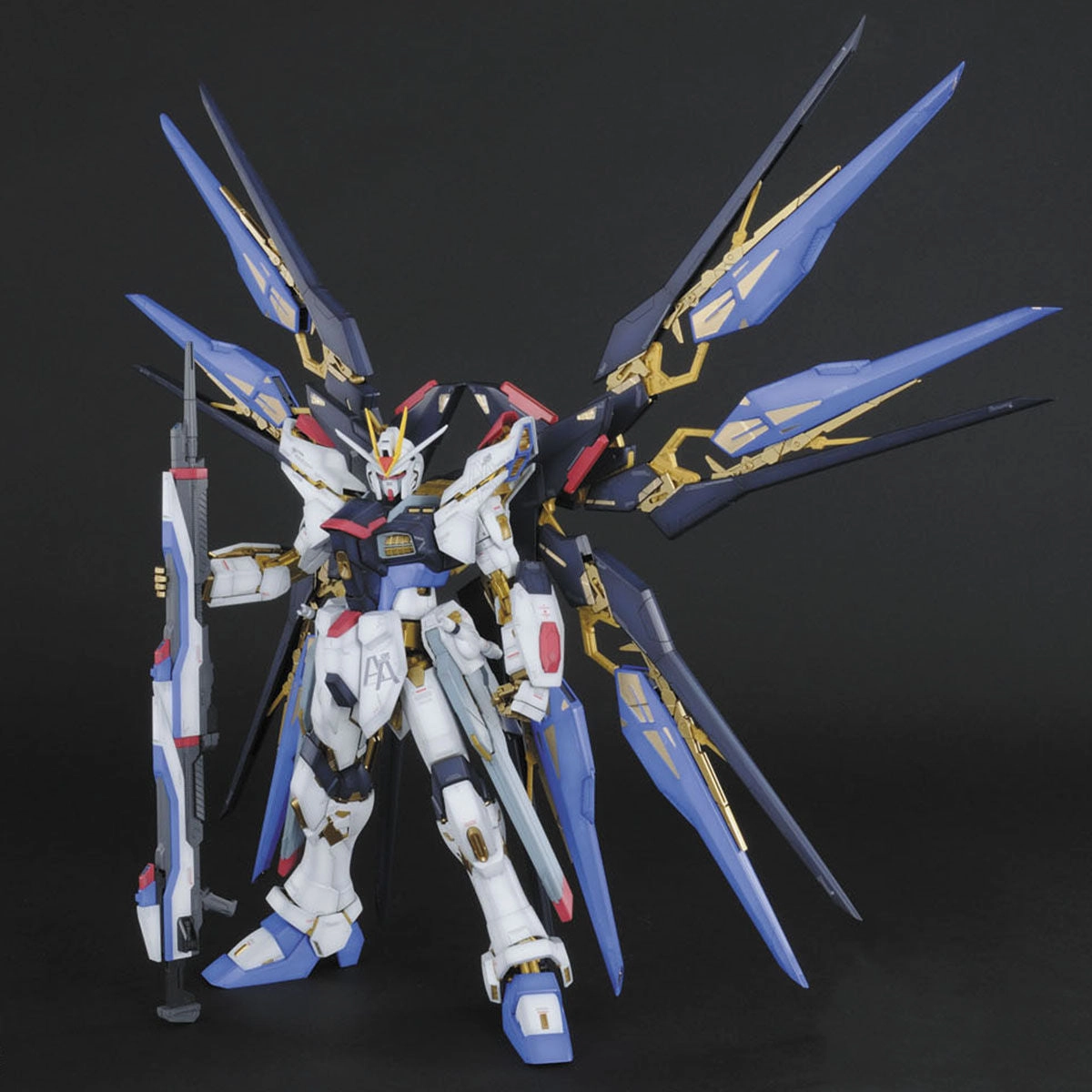 Bandai Hobby PG 1:60 STRIKE FREEDOM GUNDAM Robot Article