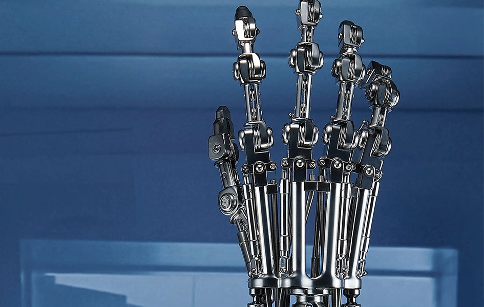 Vinyl Piece Anime Sculpture Terminator 2: Judgement Day - T-800 Endoskeleton Arm & Brain Chip Life-Size Replica