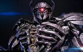 Designer Collection Transformers: Dark of the Moon - Shockwave Statue