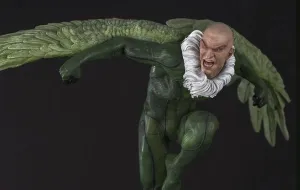 Vulture 1/4 Scale Statue Focus Training Dynamic Gameplay